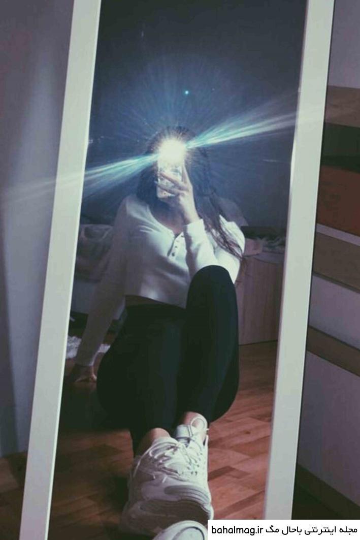  ژست عکس دونفره جلو آینه دخترانه