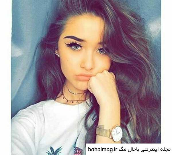 ژست عکاسی سلفی در خانه با کیفیت