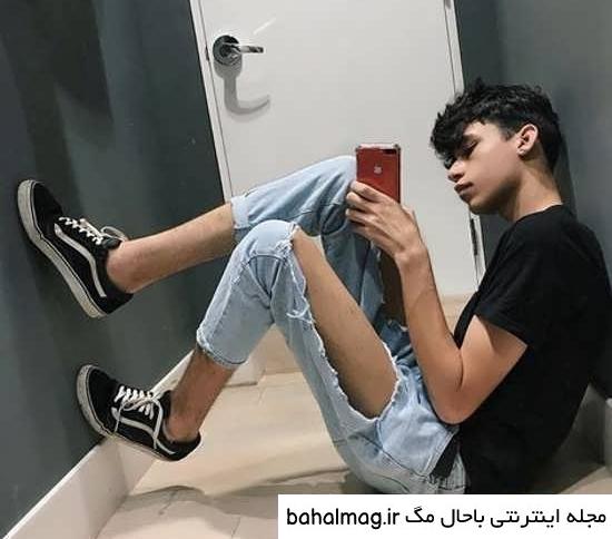 ژست عکس جلو آینه پسرانه باحال مگ