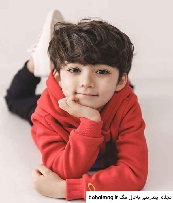 ژست عکس کودک پسر