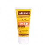 کرم ضدآفتاب فاقد چربی SPF30 رنگی آردن